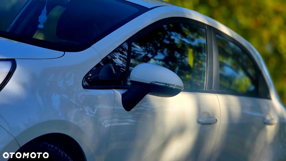 Kia Rio - 10