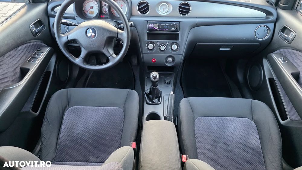 Mitsubishi Outlander - 7