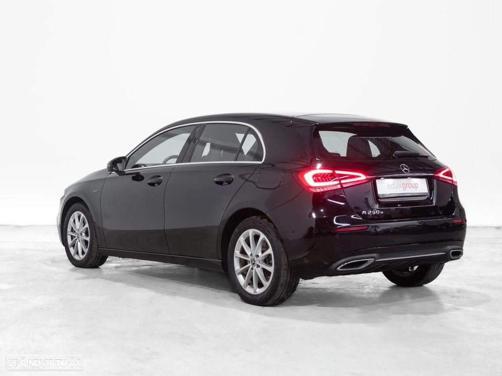 Mercedes-Benz A 250 e Progressive - 4