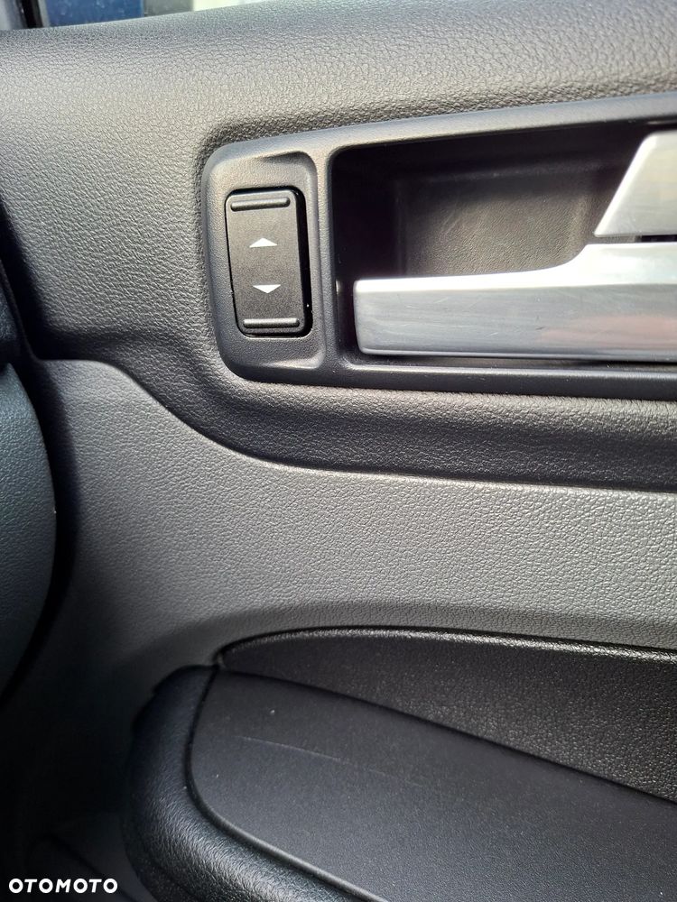 Ford Focus 1.6 16V Style+ - 24