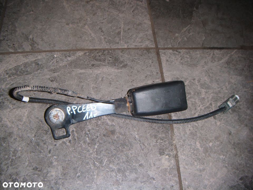 kia ceed 1 lift 11r  zapinka pasa prawy przód 88840-1h10 - 1