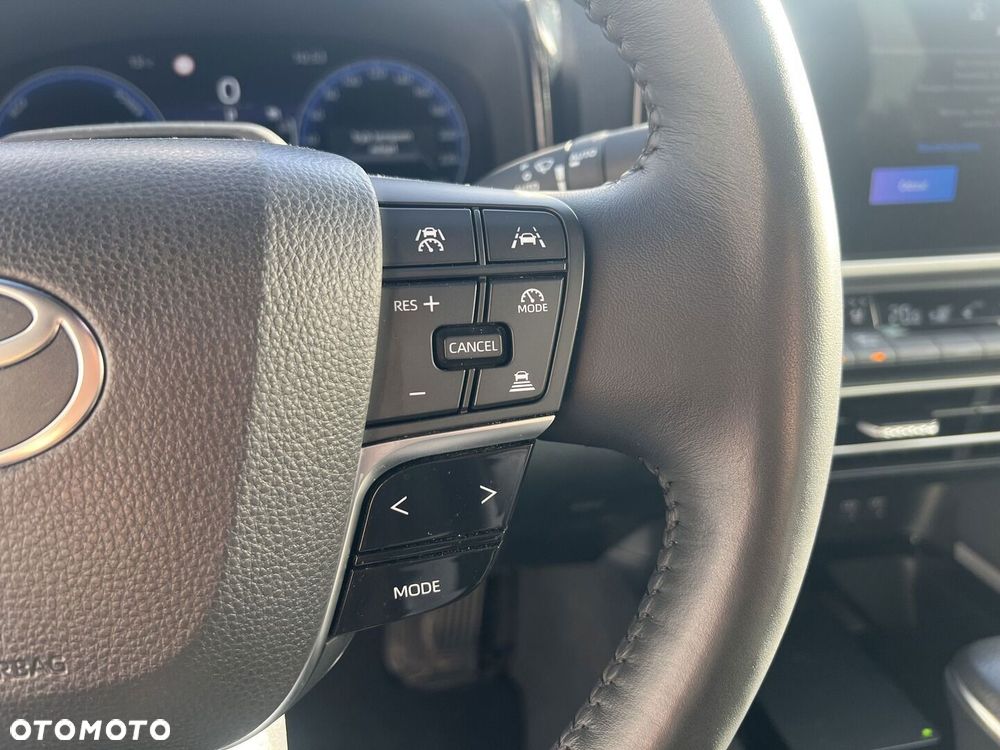 Toyota Camry - 25