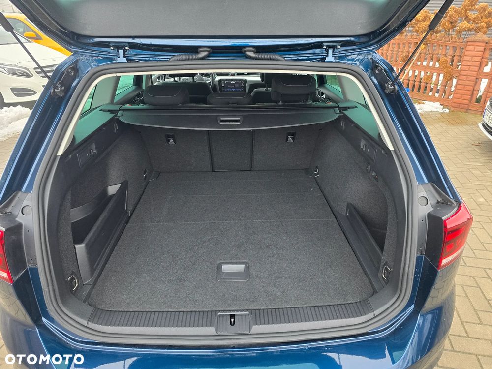 Volkswagen Passat - 20