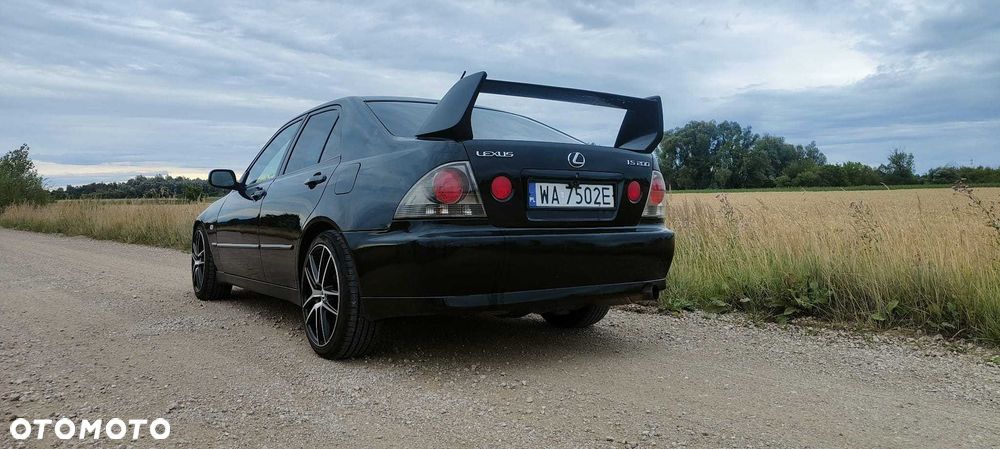 Lexus IS - 4
