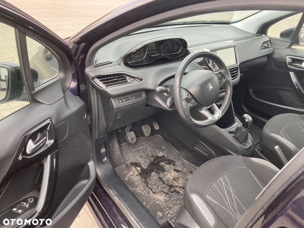 Peugeot 208 1.2 PureTech Style - 7