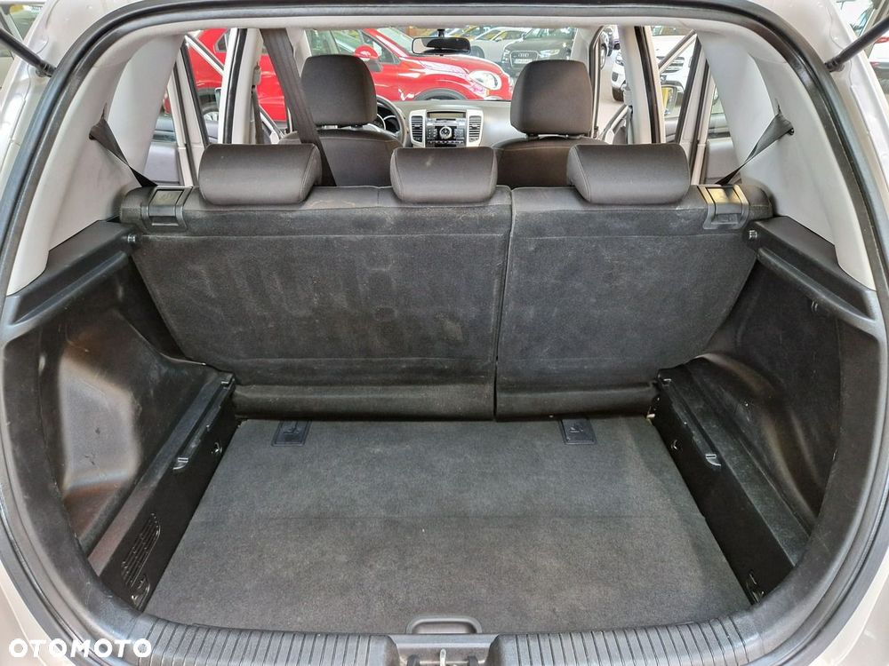 Kia Venga - 19