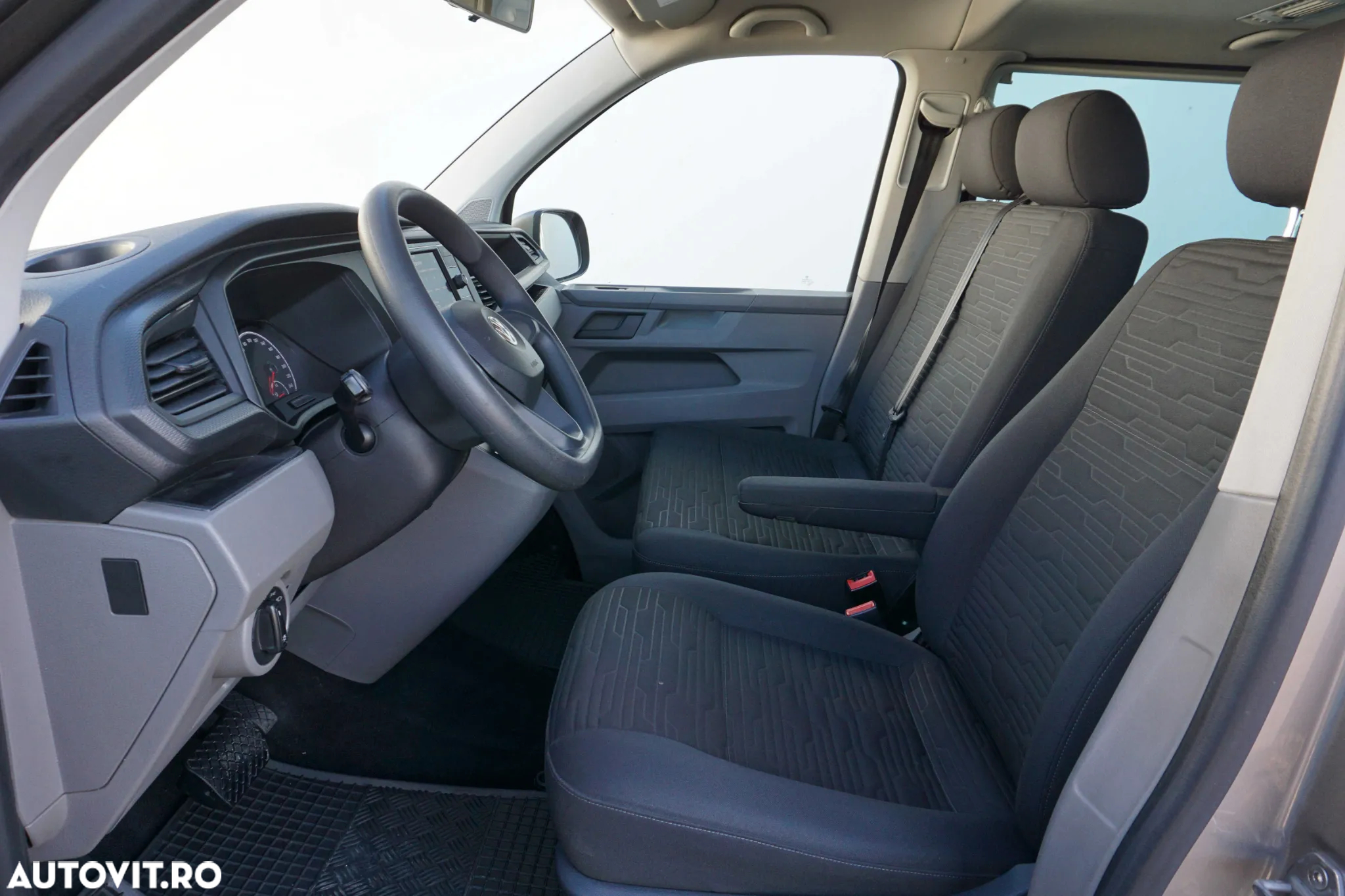 Volkswagen Caravelle T6.1 2.0 TDI 110 kW LR Comfortline DSG - 12