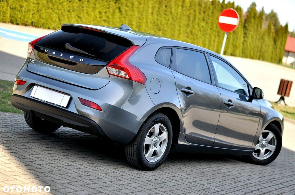 Volvo V40 D2 Momentum - 4