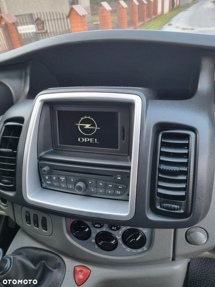 Opel Vivaro - 11