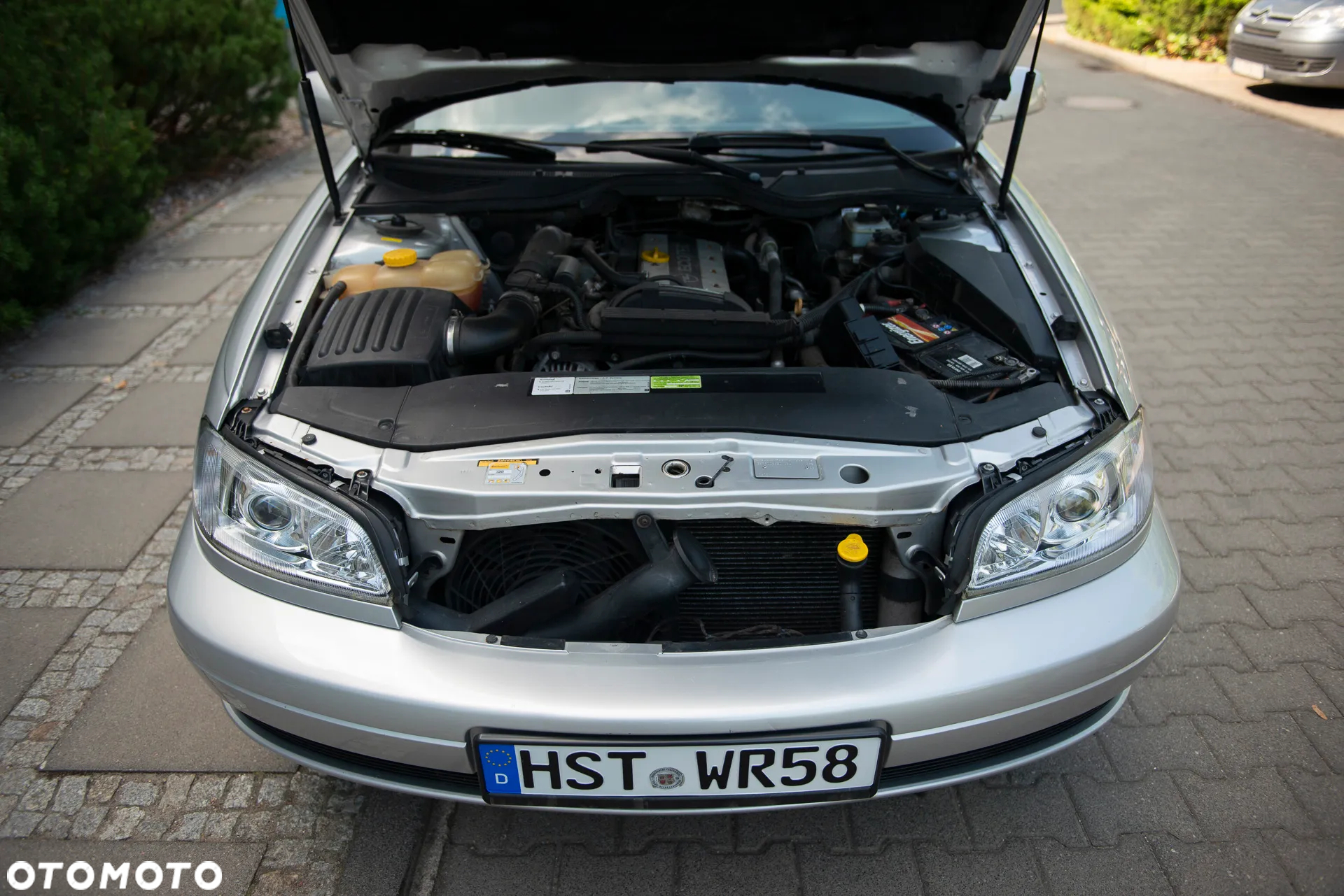 Opel Omega 2.2 Elegance - 35