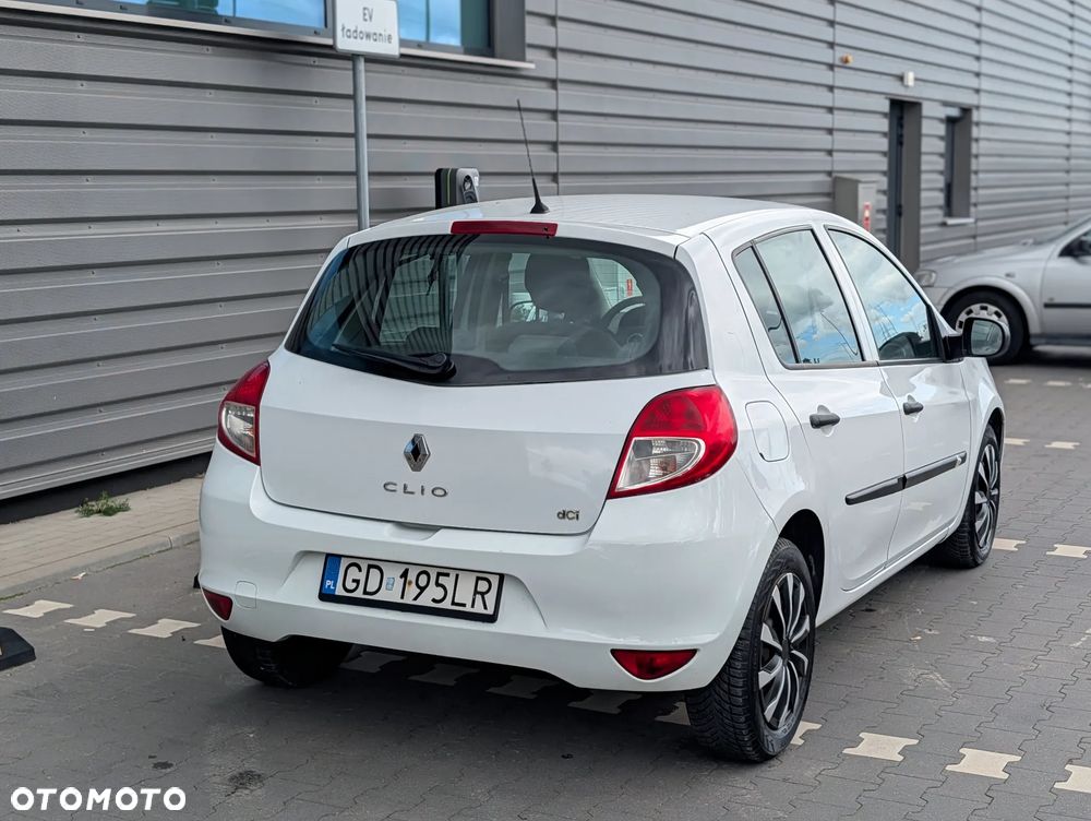 Renault Clio 1.5 dCi Authentique - 10