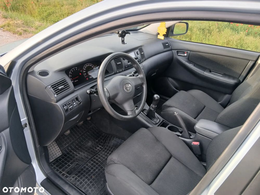 Toyota Corolla ver-1-4-vvt--i-terra-polaris - 11
