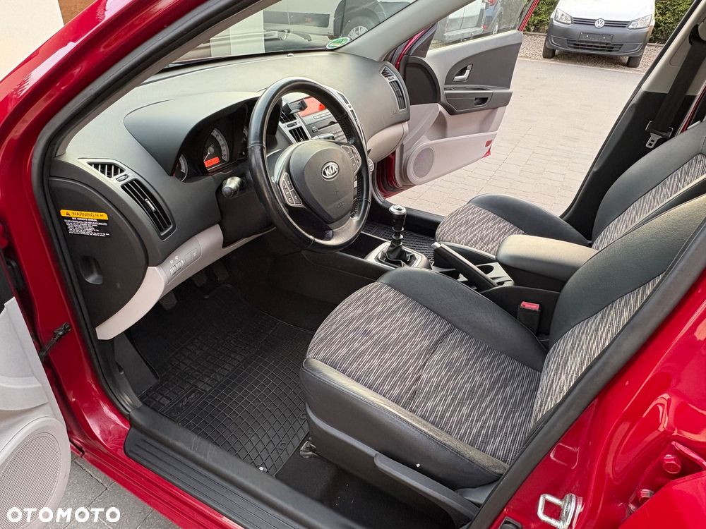 Kia Ceed 1.6 Crdi Comfort + - 17