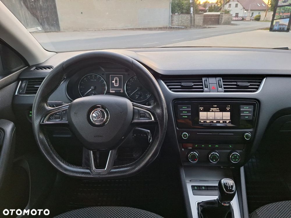 Skoda Octavia 1.6 TDI Ambition - 11