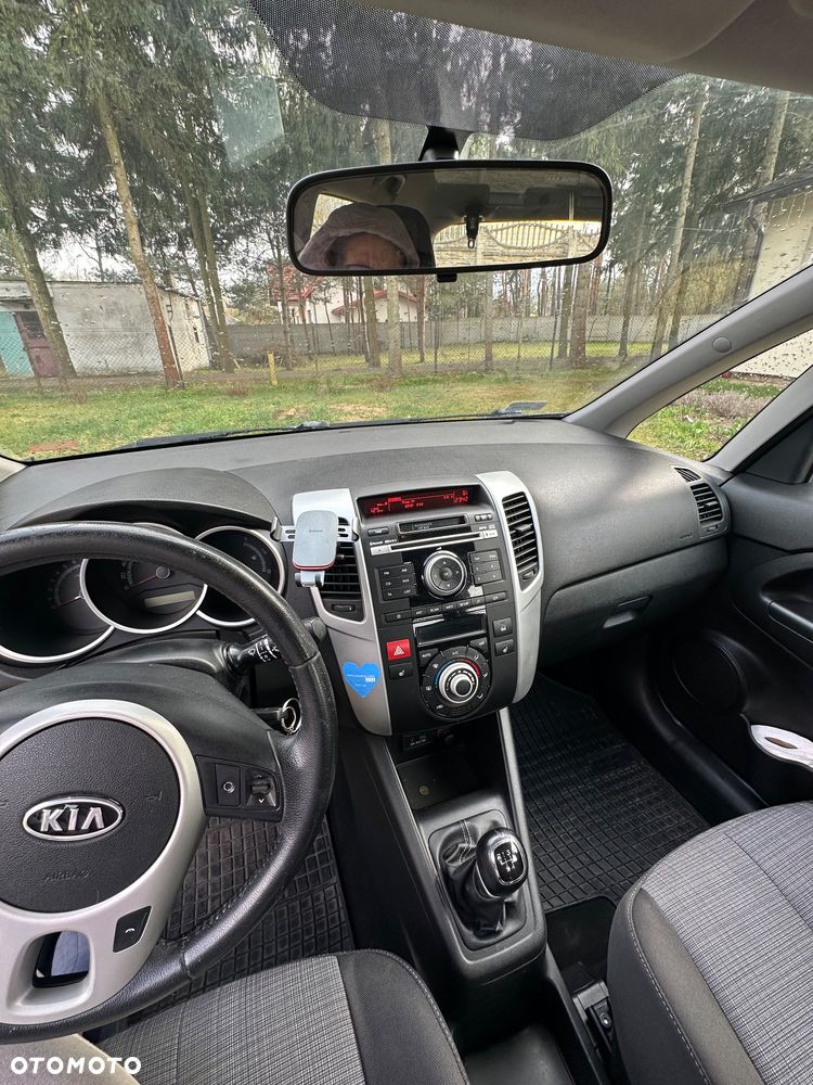 Kia Venga 1.6 CVVT Fifa World Cup Edition - 8