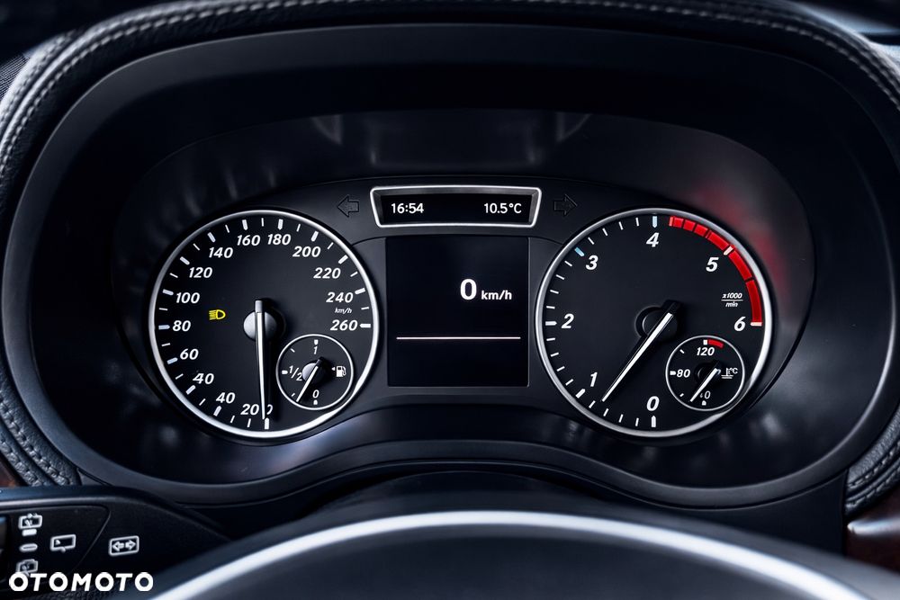 Mercedes-Benz Klasa B 180 CDI (BlueEFFICIENCY) - 35