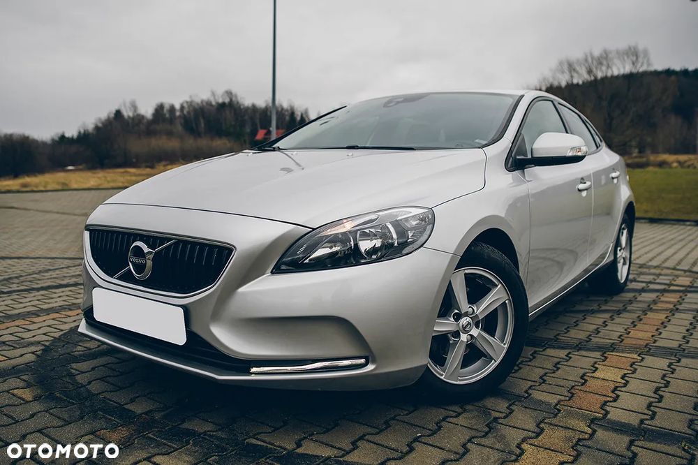 Volvo V40 D2 Drive-E Momentum - 11