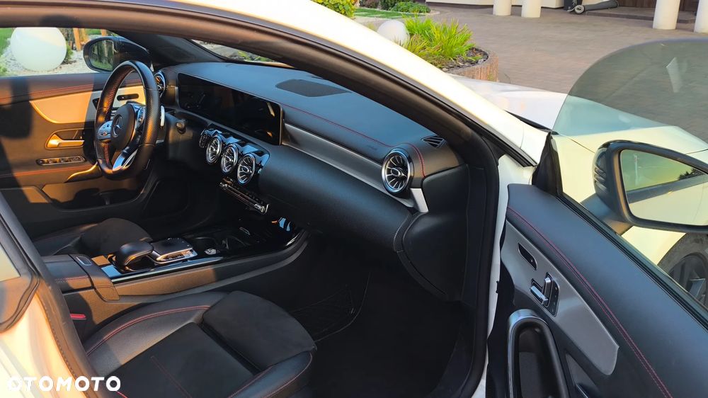 Mercedes-Benz CLA 220 AMG Line 7G-DCT - 8