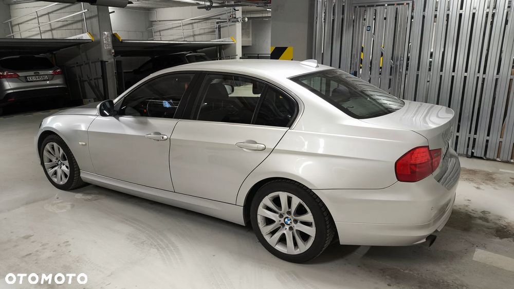 BMW Seria 3 318i - 4