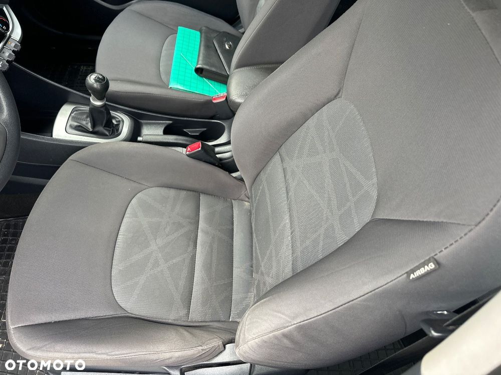 Kia Rio - 14