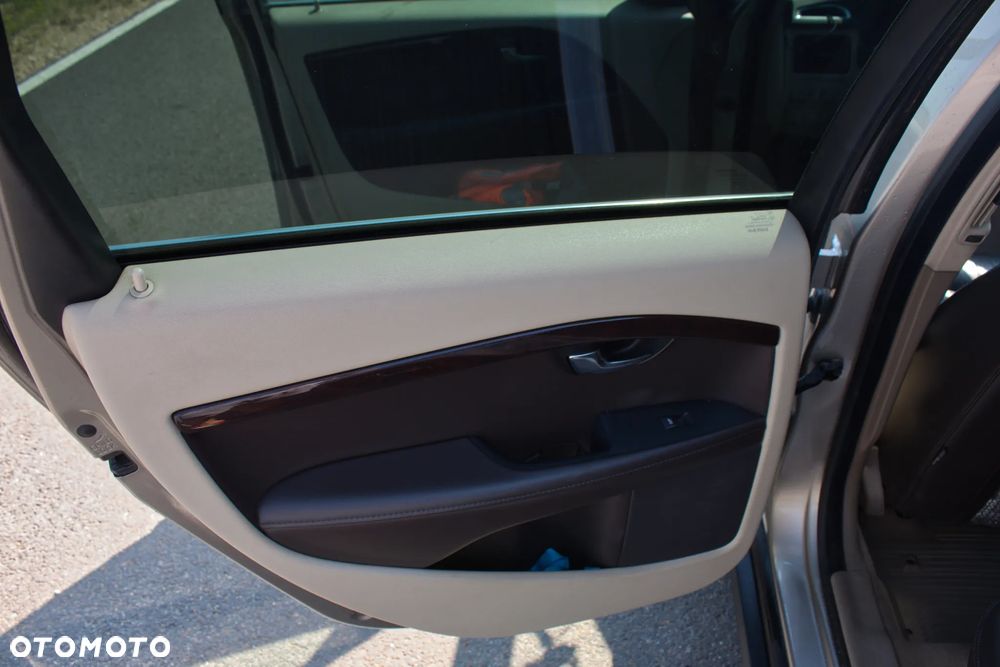 Volvo XC 70 3.2 AWD Summum - 20