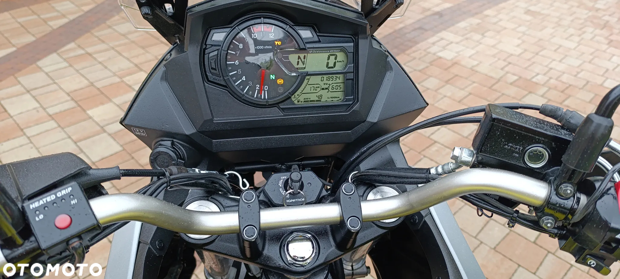 Suzuki V-STROM - 13