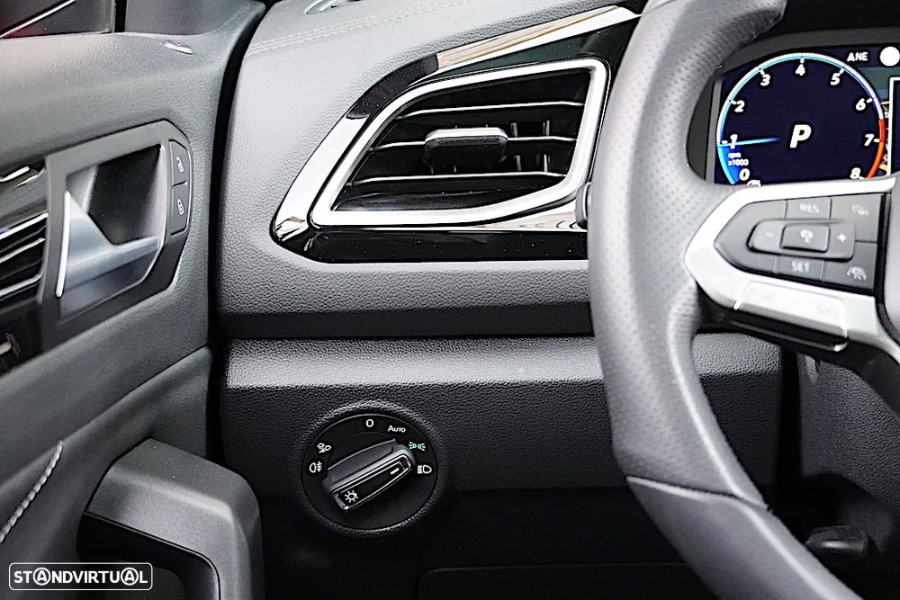 VW T-Roc 1.5 TSI R-Line DSG - 34