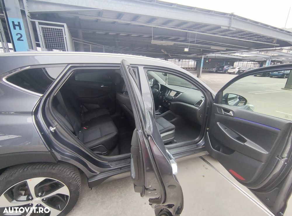 Hyundai Tucson 2.0 CRDI 4WD 6AT Premium+ - 11