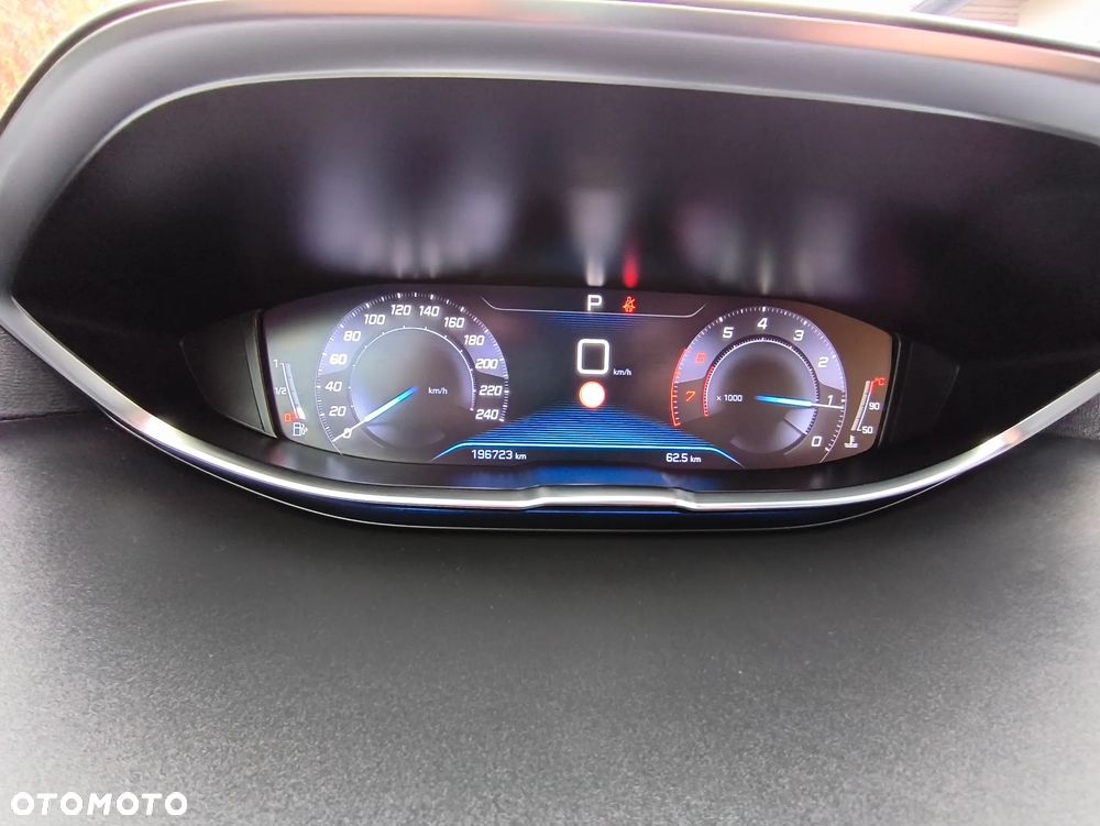 Peugeot 3008 PureTech 130 Stop & Start GPF EAT8 Allure - 17