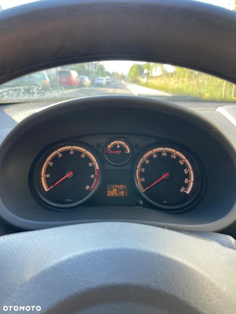 Opel Corsa 1.2 16V Enjoy - 8