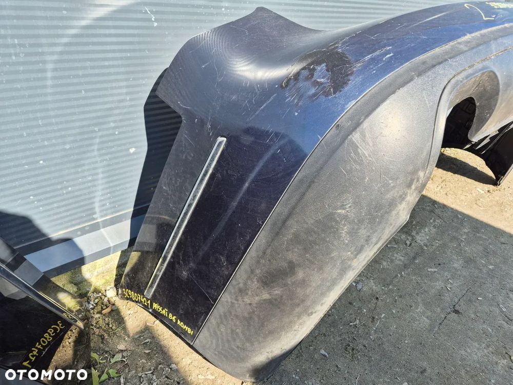 ORYGINALNY ZDERZAK  TYLNY  PASSAT B6 - 32