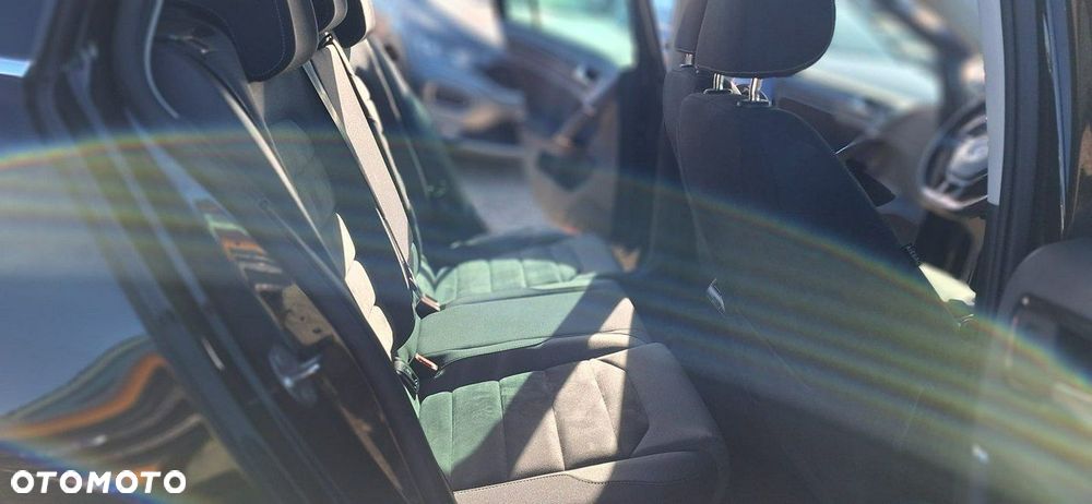 Volkswagen Golf - 21