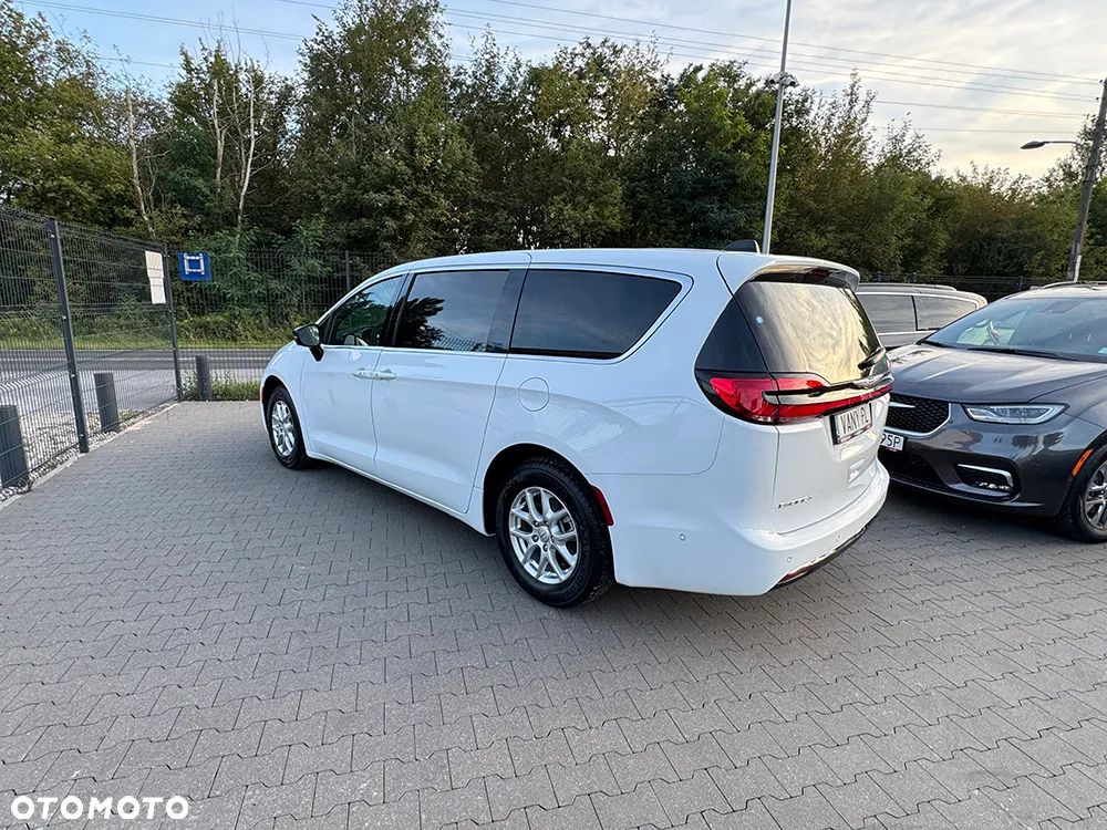 Chrysler Pacifica - 9