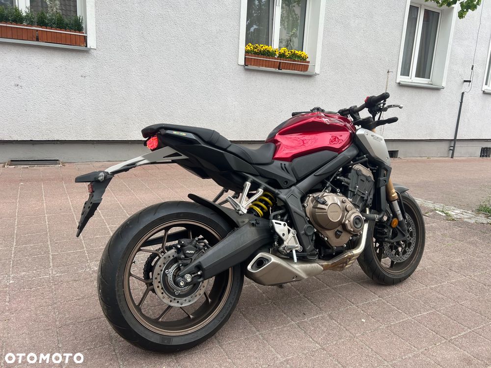 Honda CB - 1