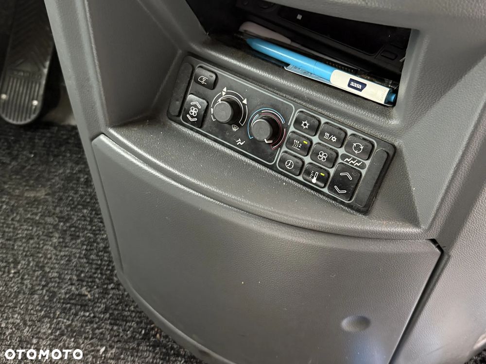 Mercedes-Benz Tourismo RHD 51+1+1 - 14