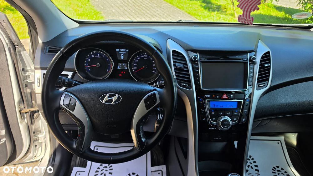 Hyundai i30 1.4 Fifa World Cup Edition - 9