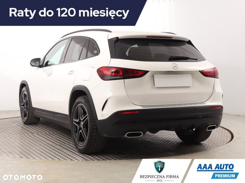 Mercedes-Benz GLA - 5