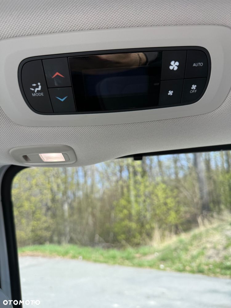 Chrysler Pacifica - 17