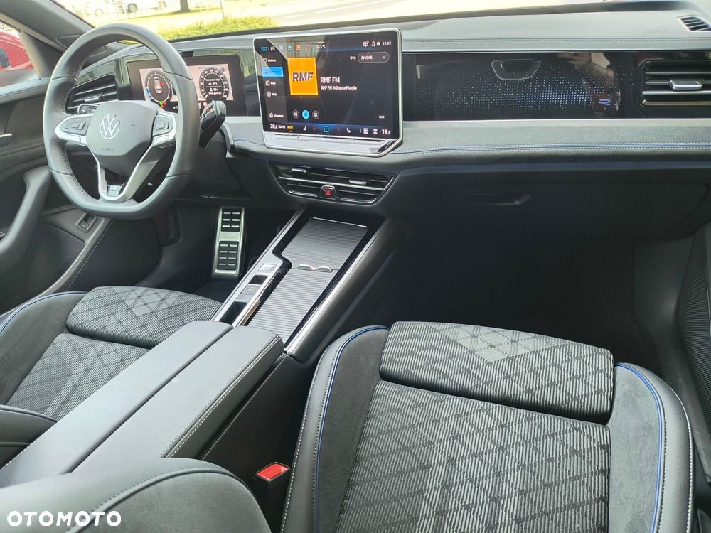 Volkswagen Passat Variant 2.0 TDI SCR R-Line DSG - 15