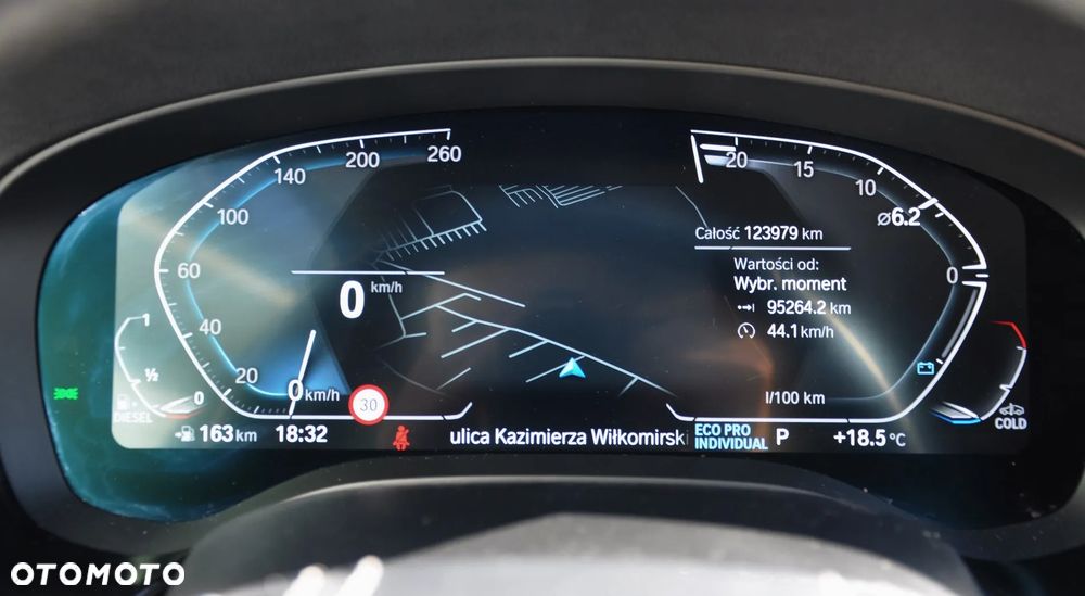 BMW Seria 5 520d mHEV - 36