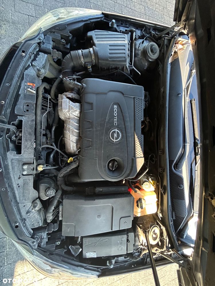 Opel Insignia - 12