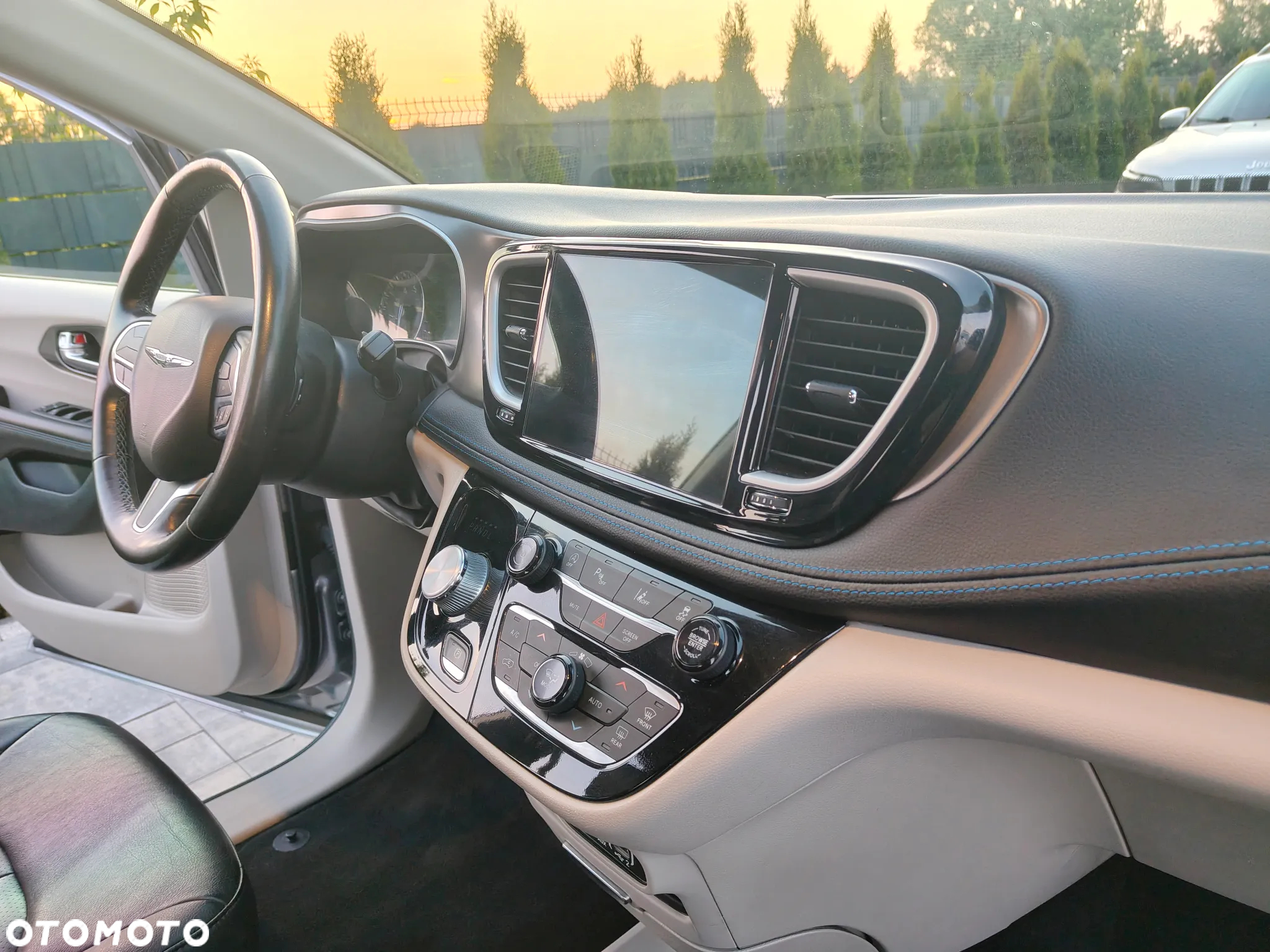 Chrysler Pacifica - 18