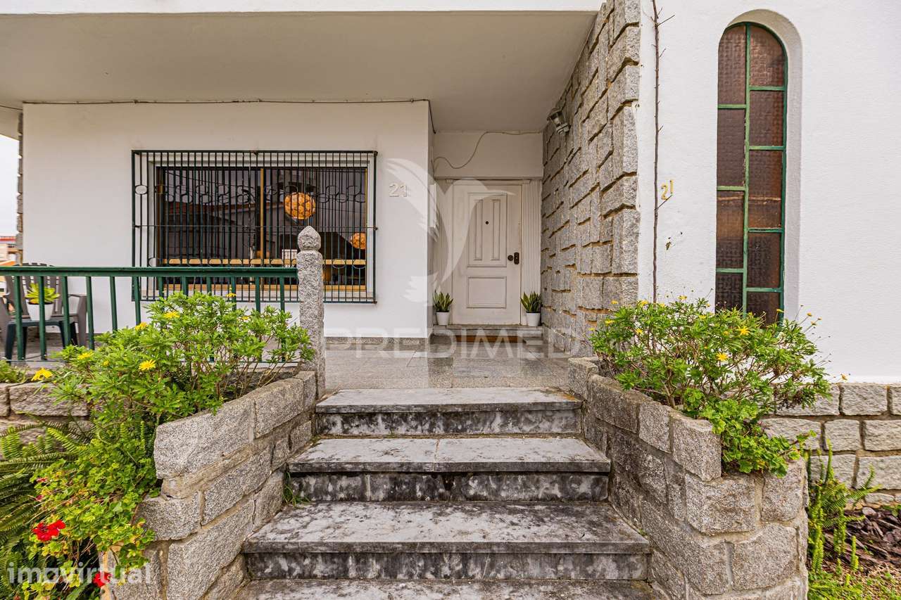 Moradia T7 de Prestígio com Piscina Aquecida e Mais de 500m² de Áre... - Grande imagem: 2/40
