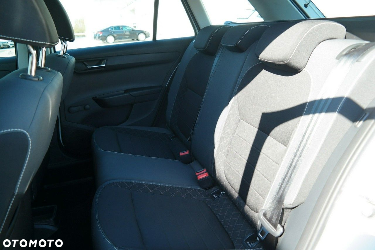 Skoda Fabia - 11