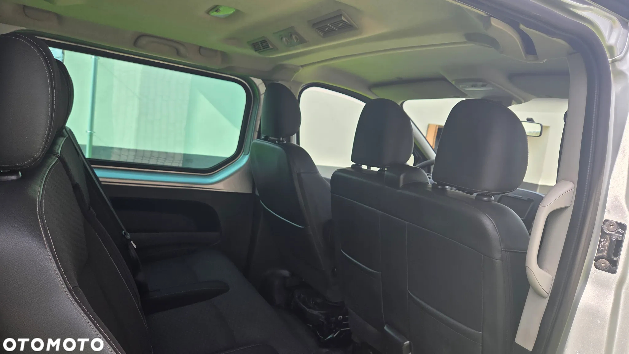 Opel Vivaro - 9