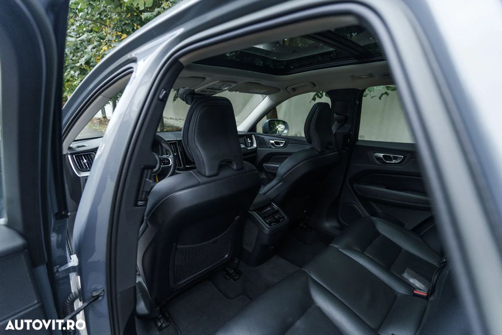 Volvo XC 60 B4 D Plus Bright - 25