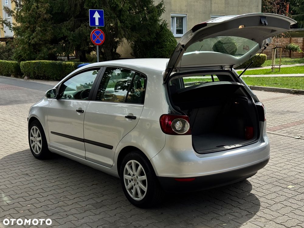 Volkswagen Golf Plus 1.6 FSI Comfortline - 5