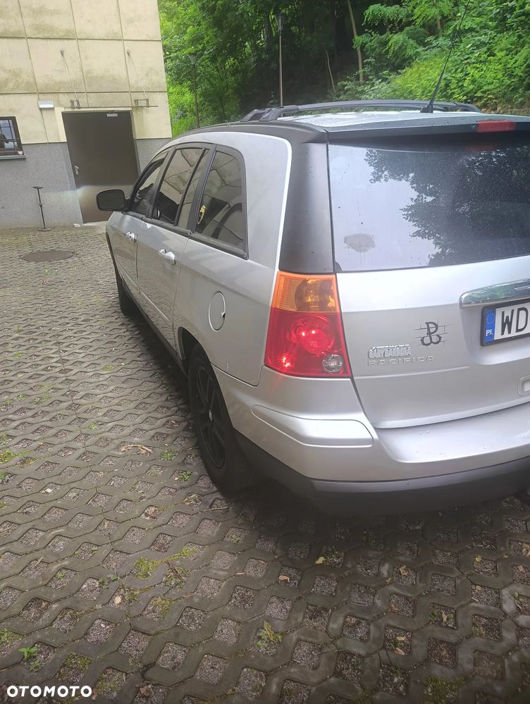 Chrysler Pacifica - 11