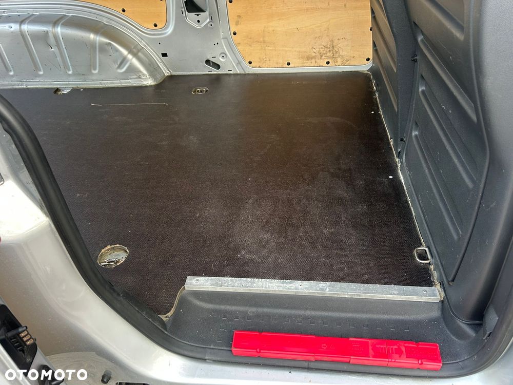Volkswagen caddy Maxi - 13