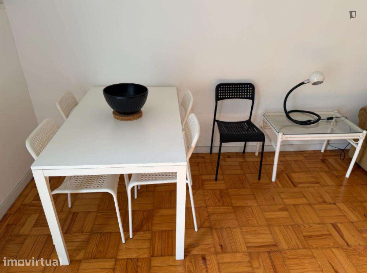 Quarto - localizado em Paranhos Porto - Grande imagem: 3/18